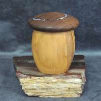 Hy-Tran-Lidded-Box-w-Inlay